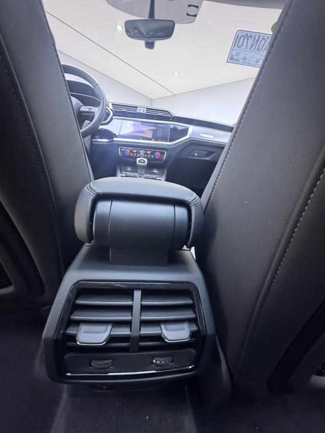 Audi Q3 2023, фото 11