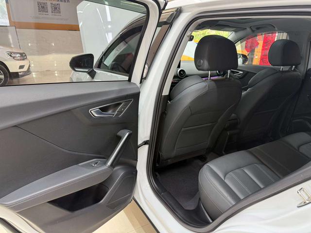 Audi Q2L 2022, фото 15