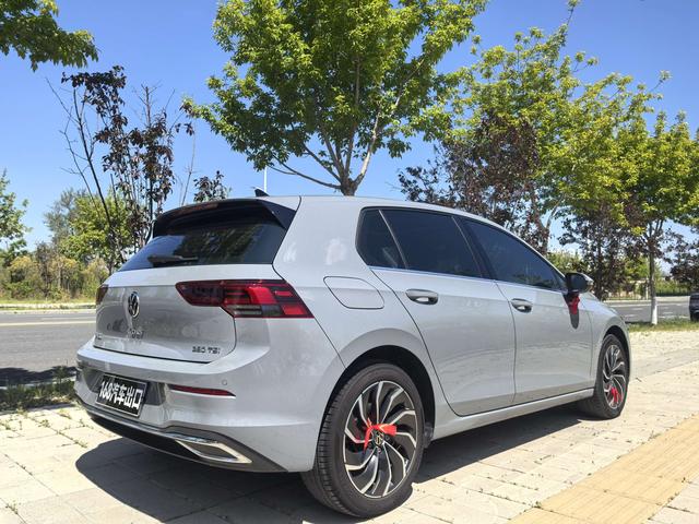 Volkswagen Golf 2023, фото 4