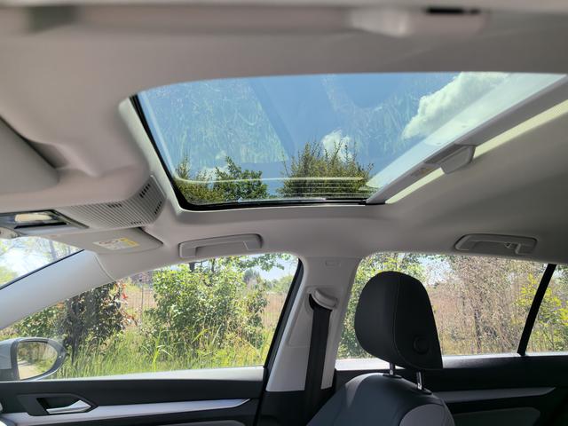 Volkswagen Golf 2023, фото 11