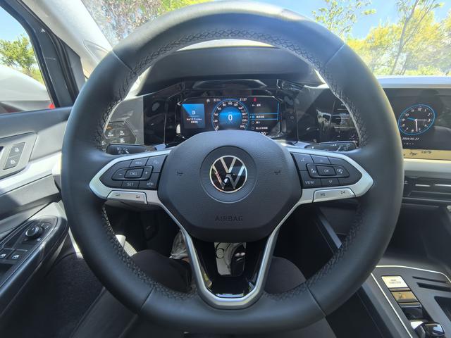 Volkswagen Golf 2023, фото 14