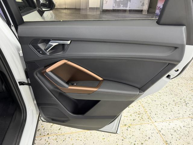 Audi Q3 2022, фото 17