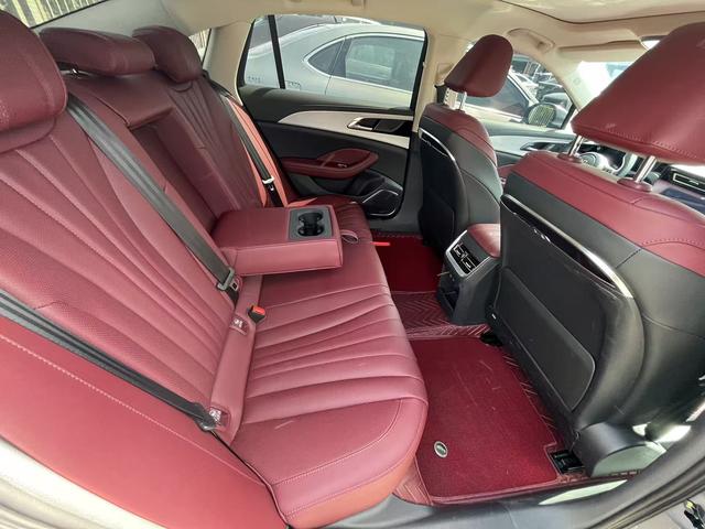 Hongqi H5 2025, фото 6