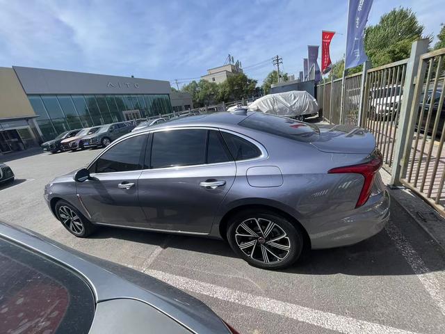 Hongqi H5 2025, фото 10
