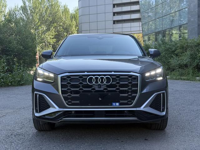Audi Q2L 2022, фото 2