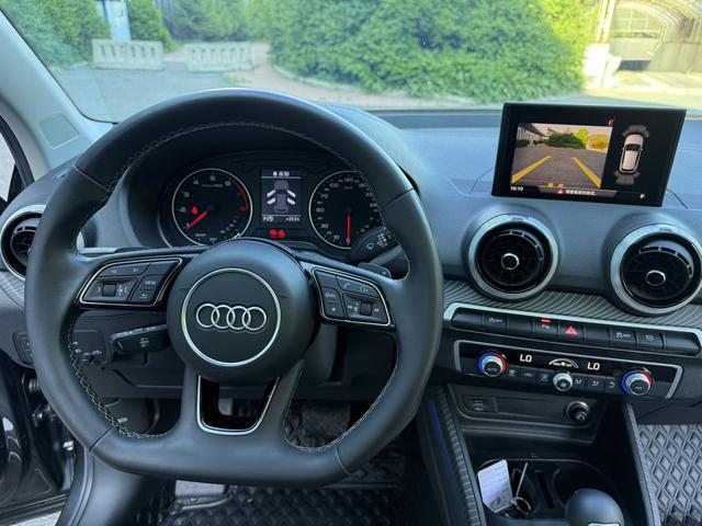 Audi Q2L 2022, фото 9