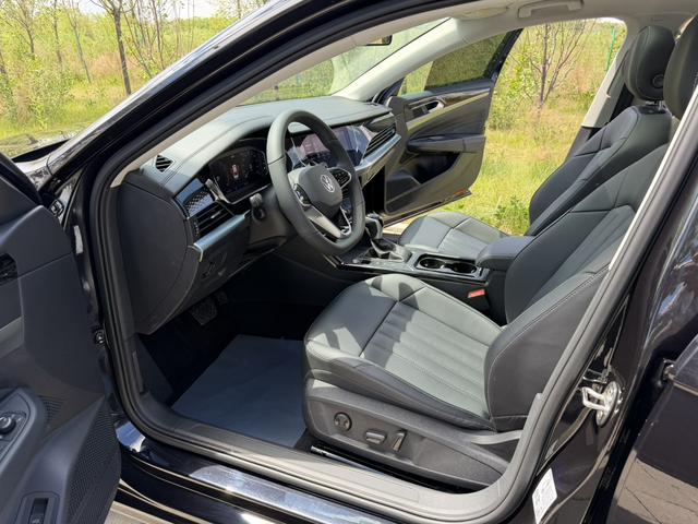 Volkswagen Passat 2022, фото 14