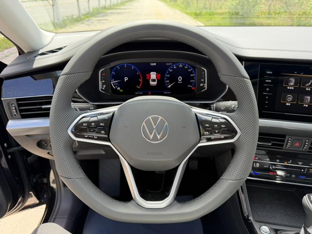 Volkswagen Passat 2022, фото 17