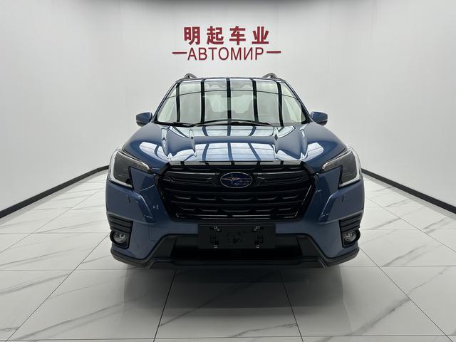 Subaru Forester 2022, фото 2