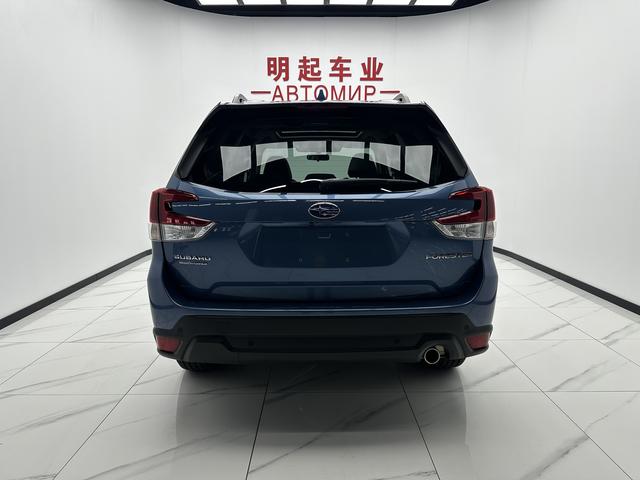 Subaru Forester 2022, фото 10