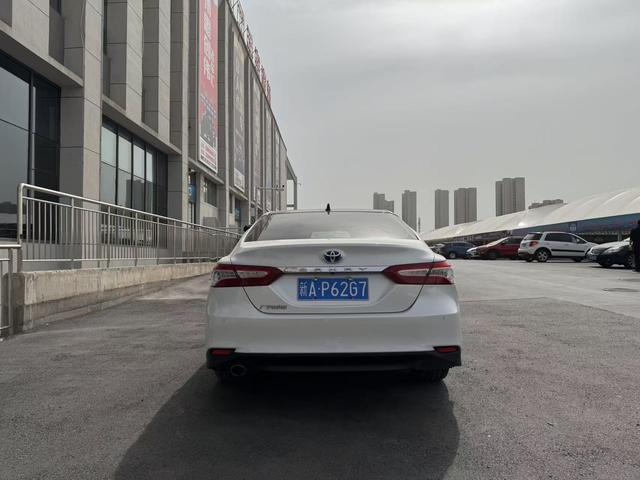 Toyota Camry 2021, фото 8