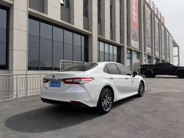 Toyota Camry 2021, фото 9