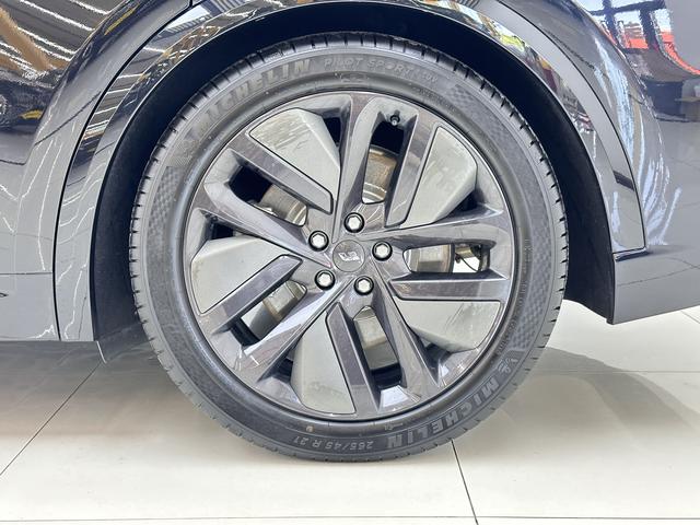 Li Auto L9 2022, фото 16
