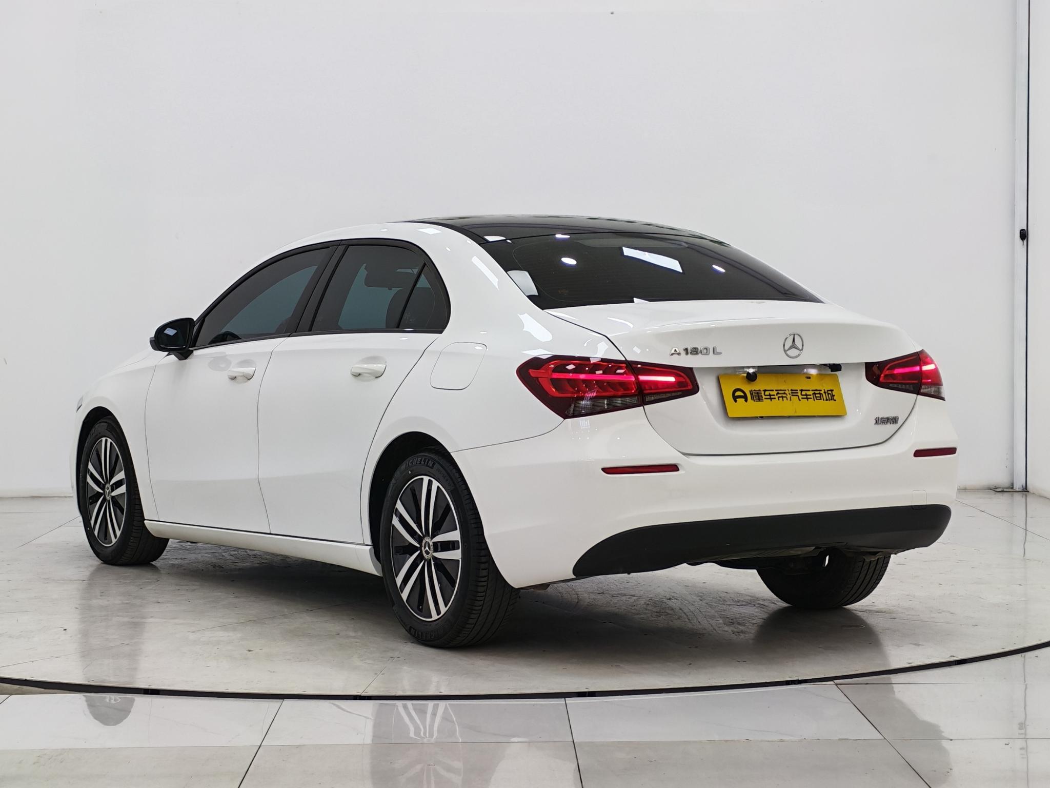 Mercedes-Benz A-Class 2022, фото 5