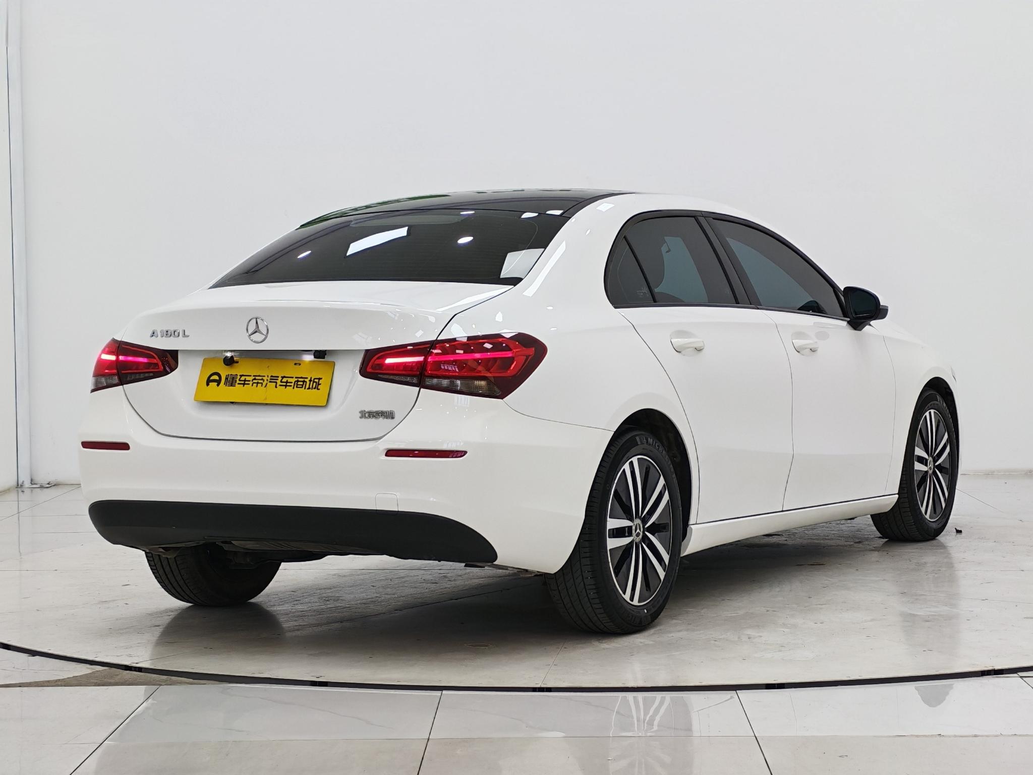 Mercedes-Benz A-Class 2022, фото 7