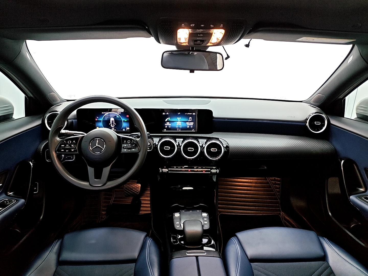 Mercedes-Benz A-Class 2022, фото 9