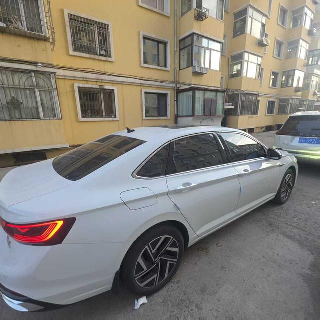 Volkswagen Jetta 2023, фото 3