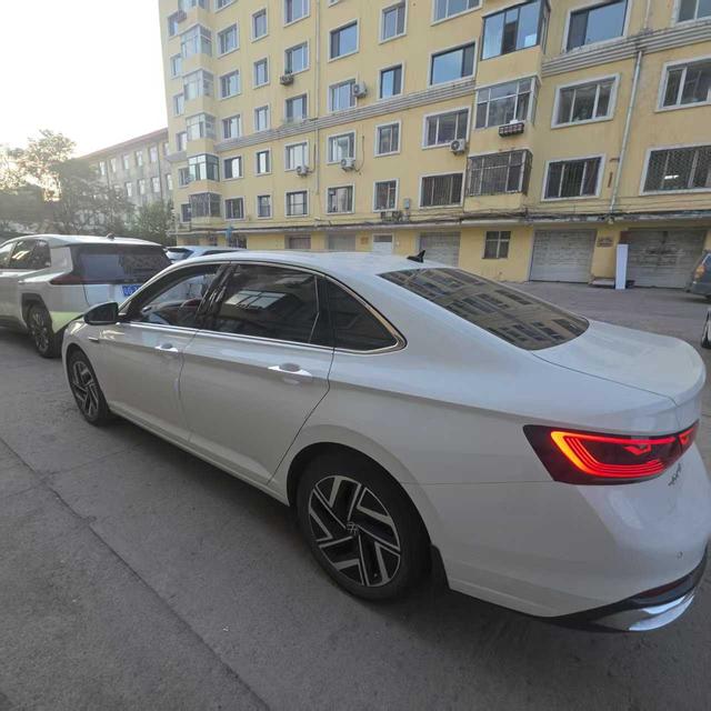 Volkswagen Jetta 2023, фото 4