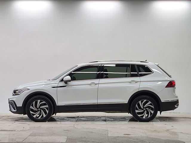 Volkswagen Tiguan 2023, фото 5