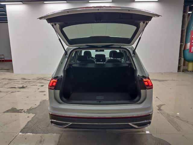Volkswagen Tiguan 2023, фото 14