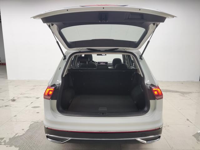 Volkswagen Tiguan 2023, фото 15