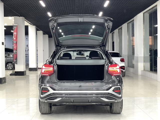 Audi Q2L 2022, фото 15