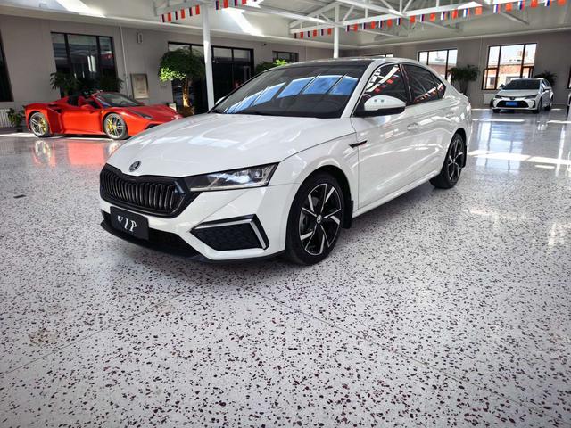 Skoda Octavia 2022, фото 3