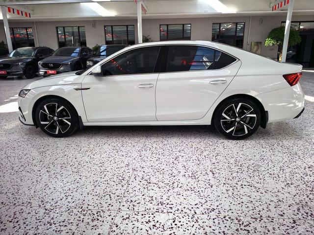 Skoda Octavia 2022, фото 8
