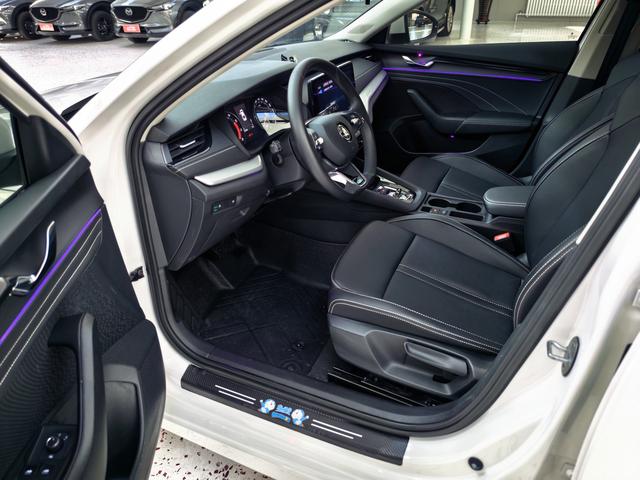 Skoda Octavia 2022, фото 9