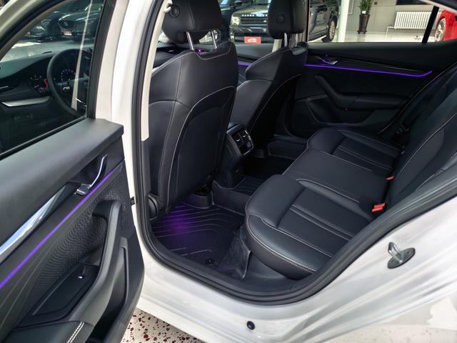 Skoda Octavia 2022, фото 10