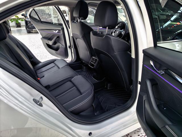 Skoda Octavia 2022, фото 11