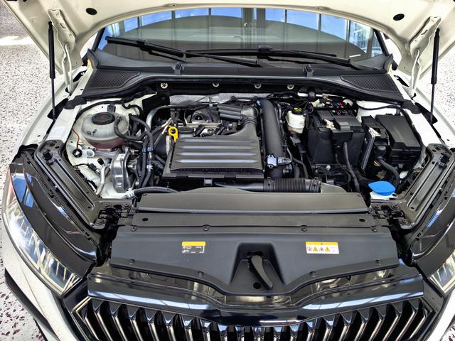 Skoda Octavia 2022, фото 15