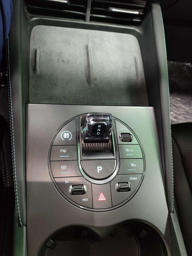 BYD Seal 2025, фото 14