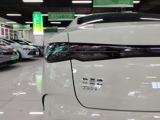 BYD Seal 2025, фото 17