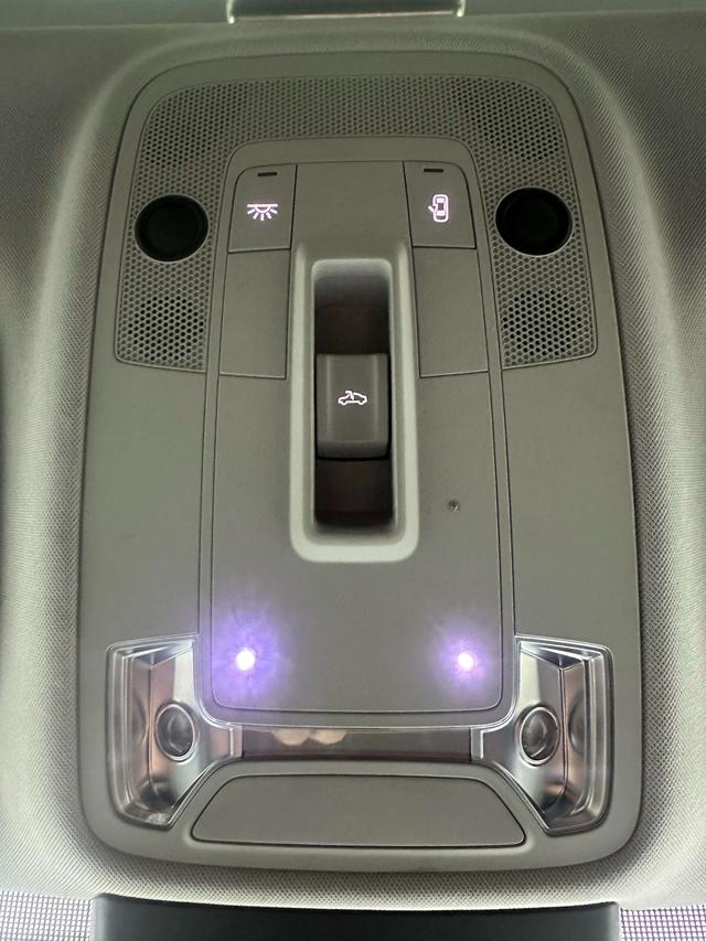Audi Q2L 2022, фото 15