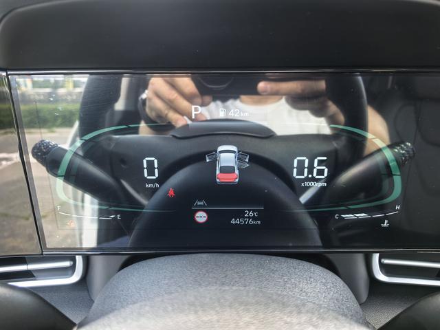 Hyundai Elantra 2023, фото 16