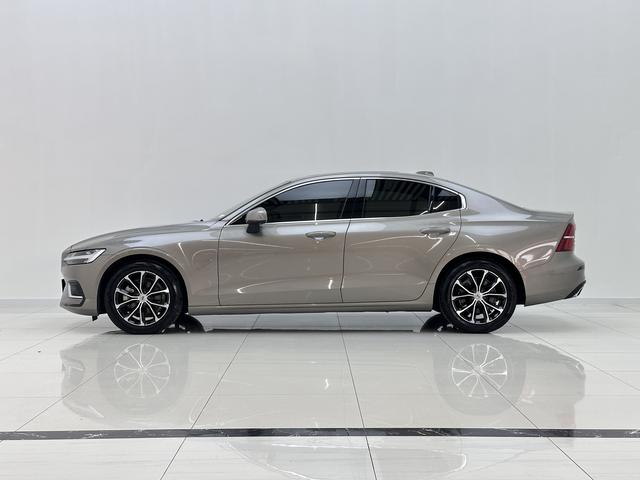 Volvo S60 2022, фото 4