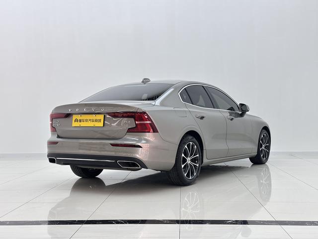 Volvo S60 2022, фото 7