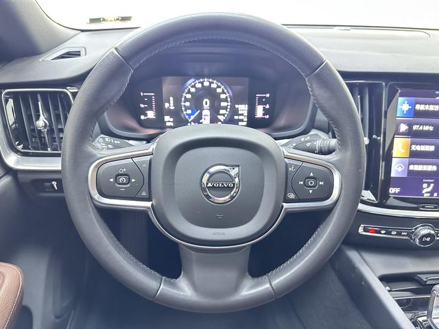 Volvo S60 2022, фото 11