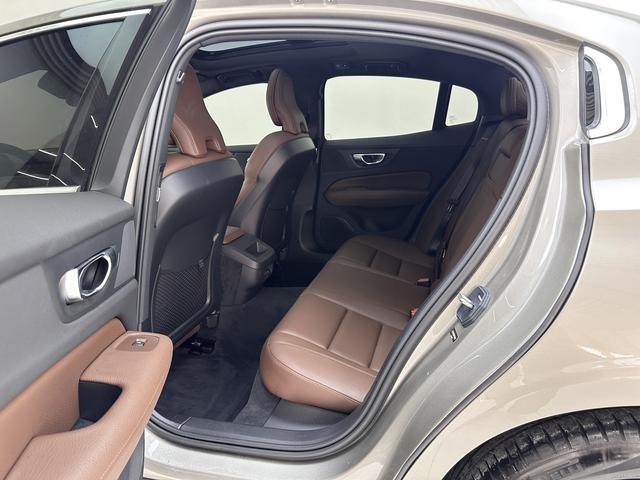 Volvo S60 2022, фото 13