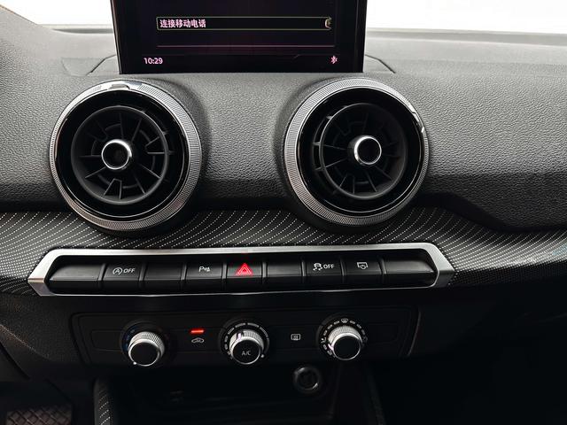 Audi Q2L 2022, фото 15