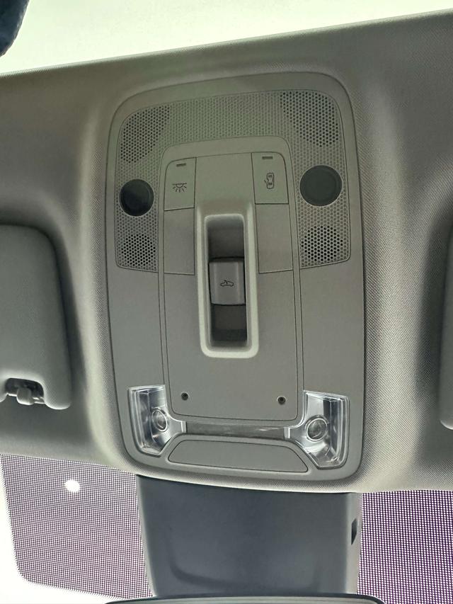 Audi Q2L 2022, фото 17