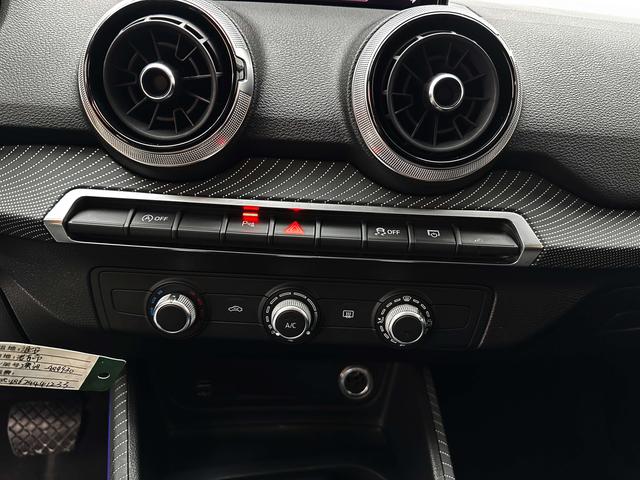 Audi Q2L 2022, фото 15