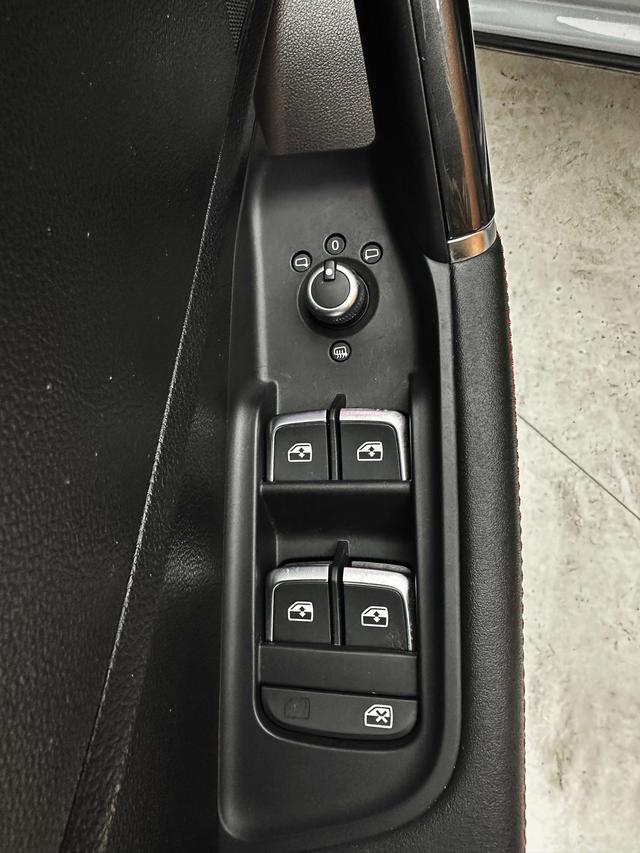 Audi Q2L 2022, фото 16