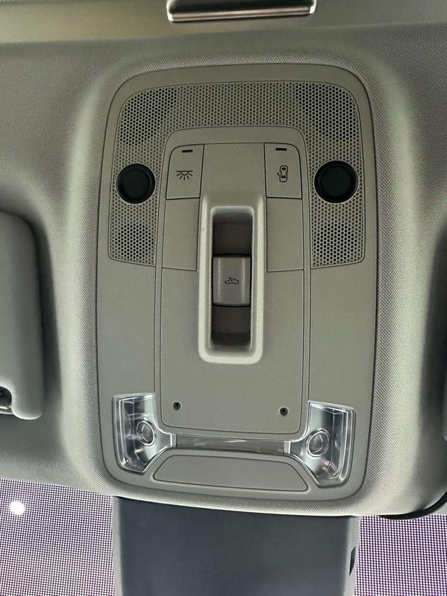 Audi Q2L 2022, фото 17