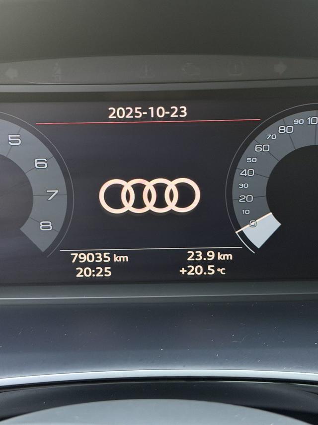 Audi Q3 2021, фото 12