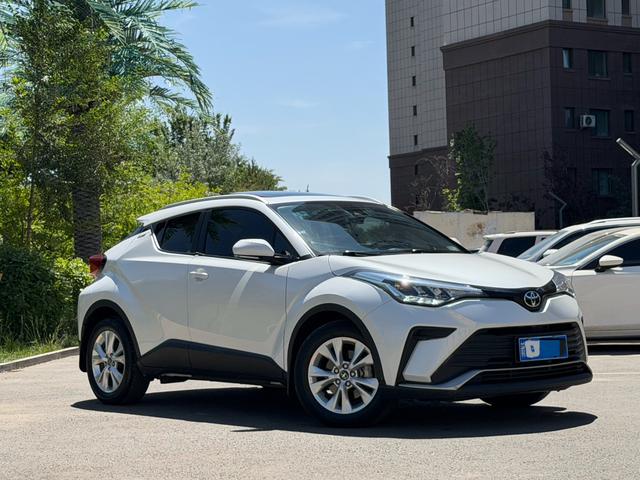 Toyota C-HR 2022, фото 3