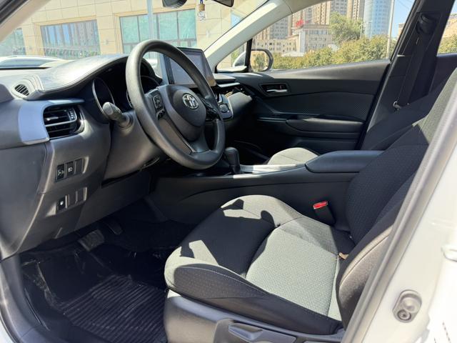 Toyota C-HR 2022, фото 4