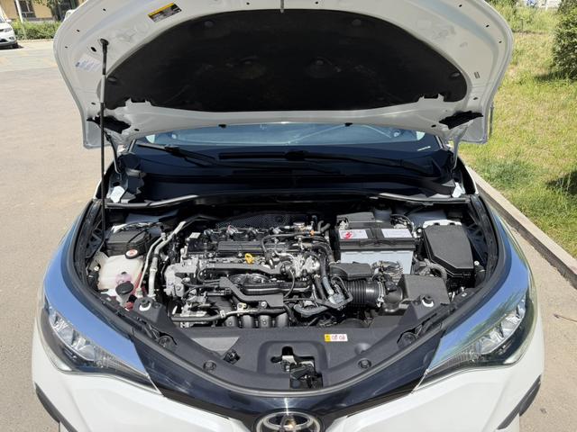 Toyota C-HR 2022, фото 11