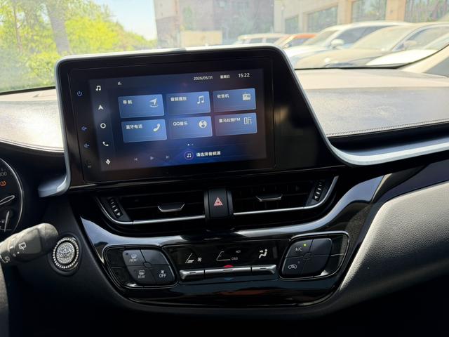 Toyota C-HR 2022, фото 12